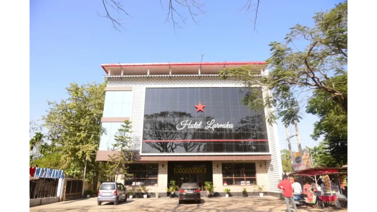 Hotel Larmika